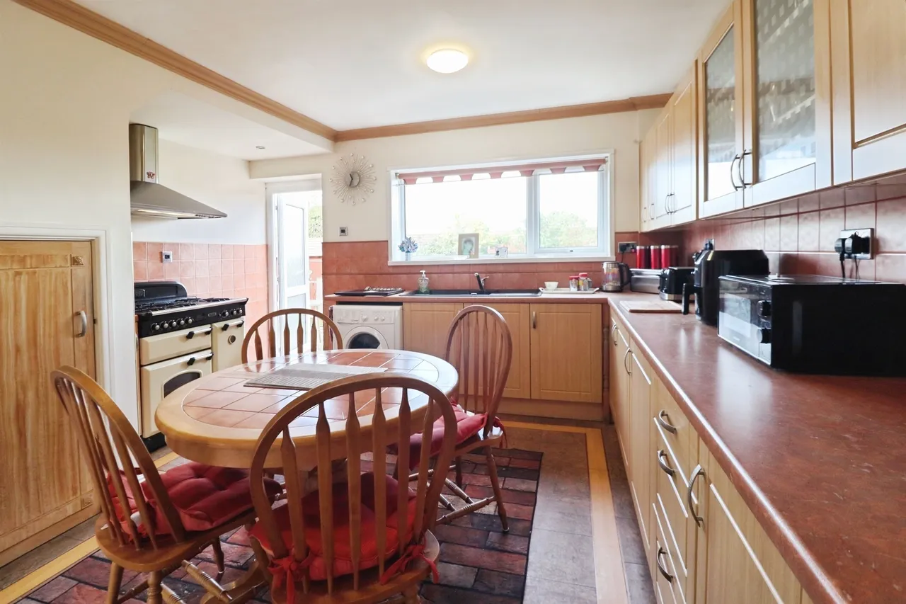 Llanrumney Avenue, Cardiff, CF3, photo 16