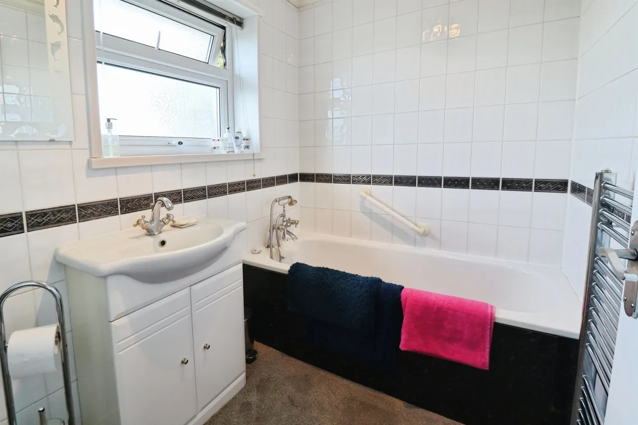 Llanrumney Avenue, Cardiff, CF3, photo 11