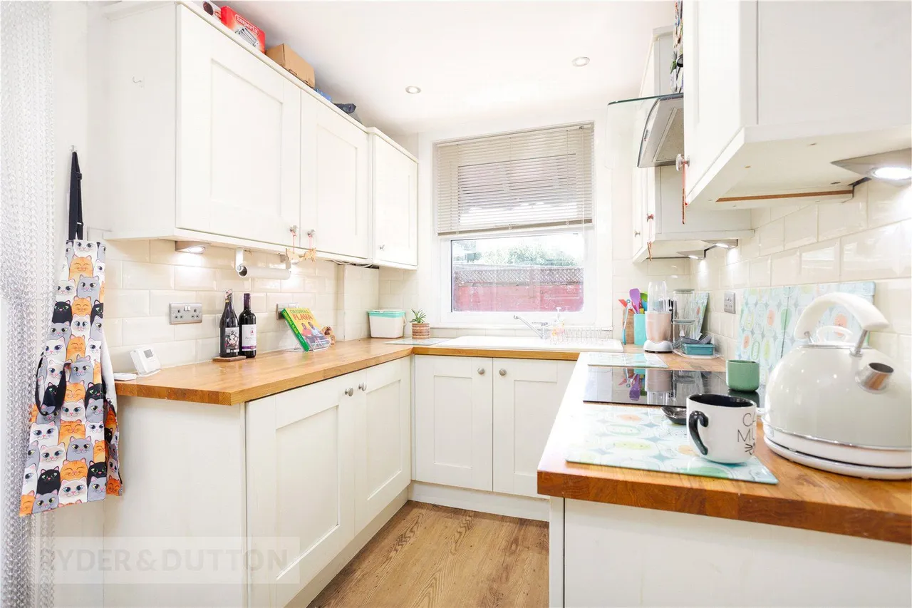 Moreton Street, Chadderton, OL9, photo 8