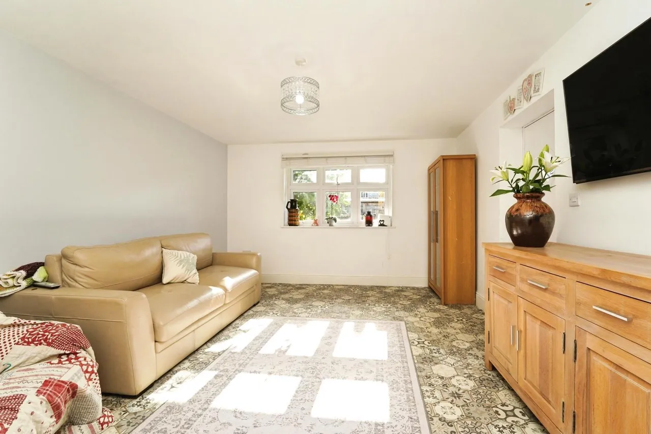 Church Road, Cam, GL11, photo 11