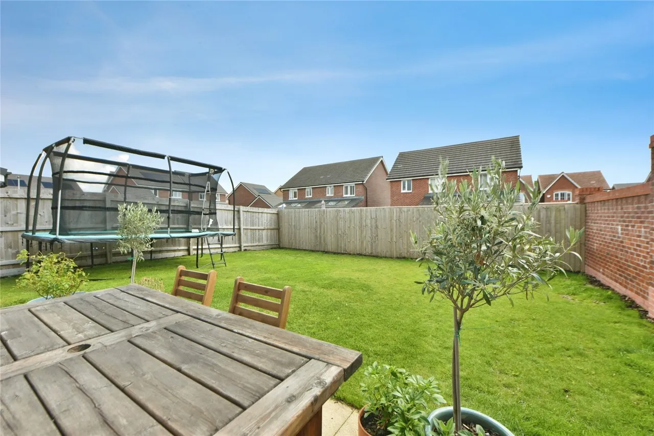 Hadrians Turn, Blackburn, Lancashire, BB2, photo 16