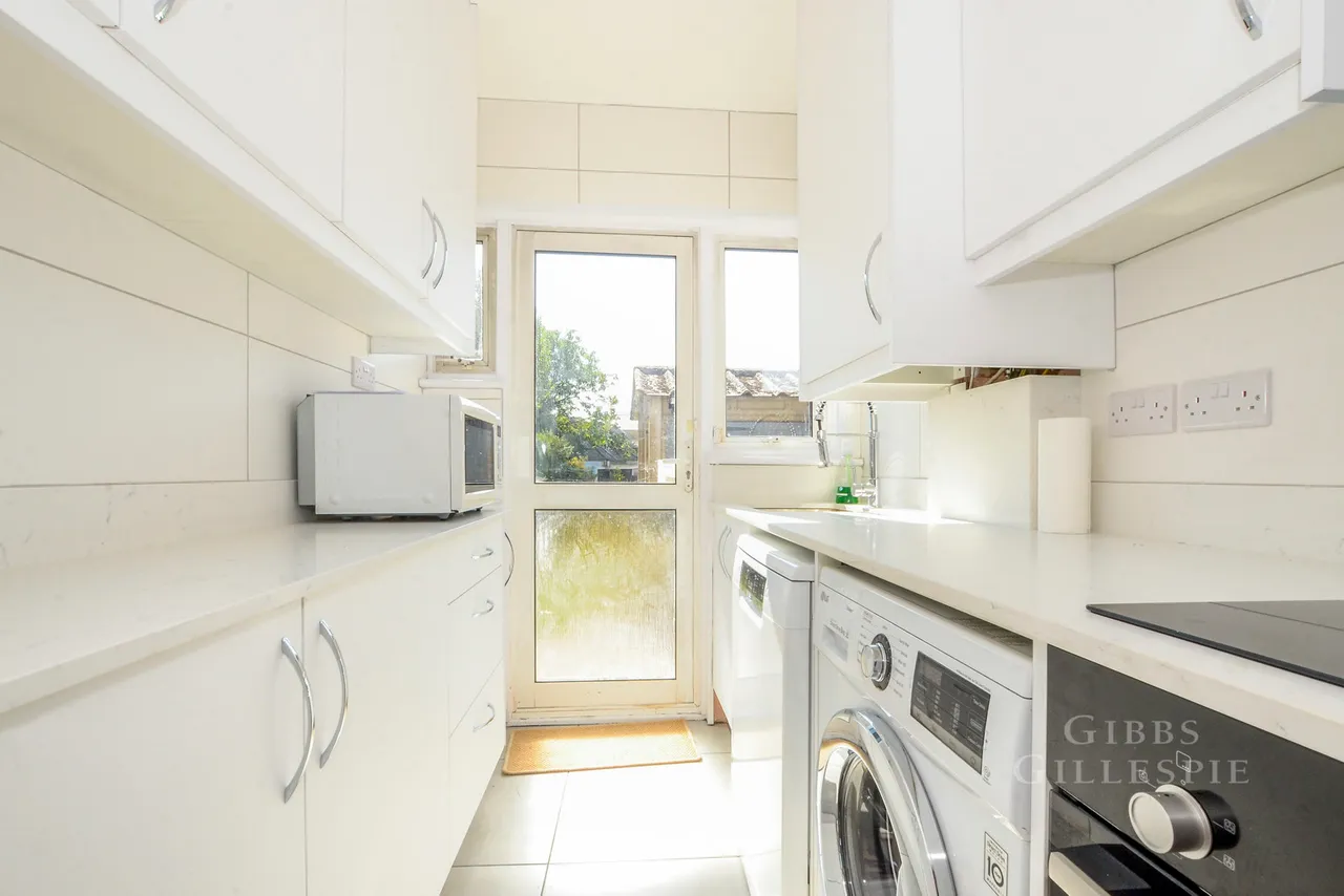 3 bed house to rent, Leamington Crescent, Harrow Fees Apply, HA2