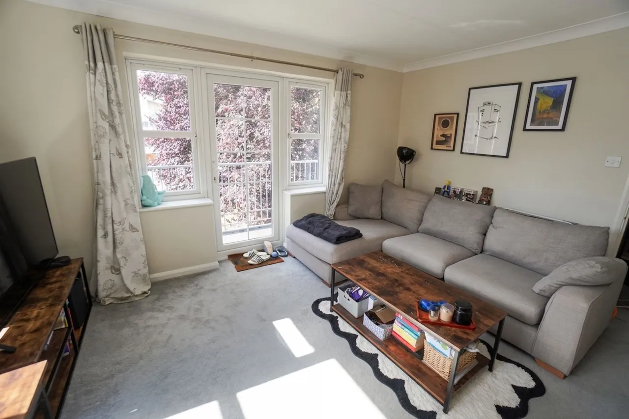 Queen Alexandra Road, High Wycombe, HP11, photo 3