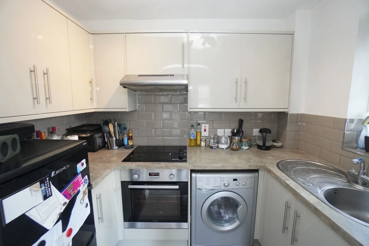Queen Alexandra Road, High Wycombe, HP11, photo 4
