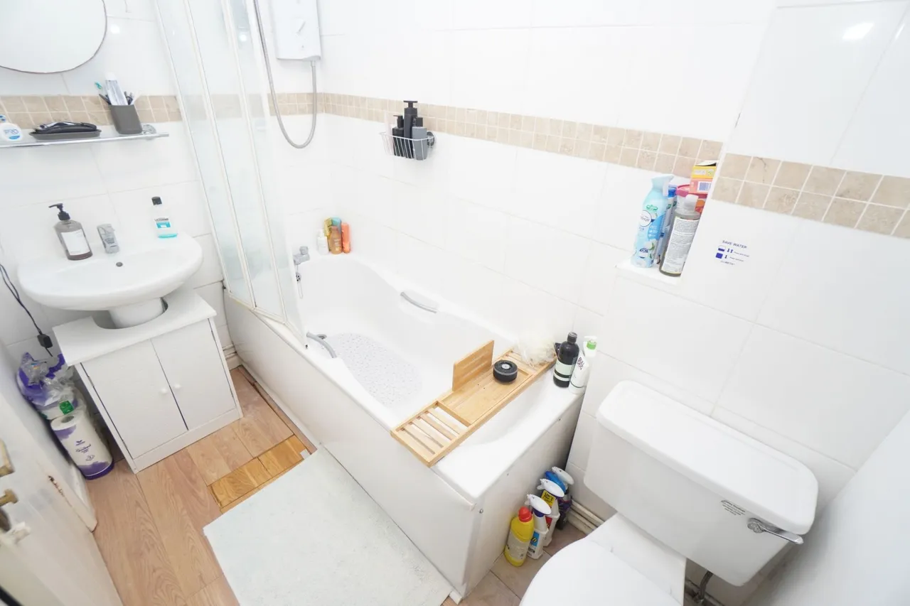 Queen Alexandra Road, High Wycombe, HP11, photo 7