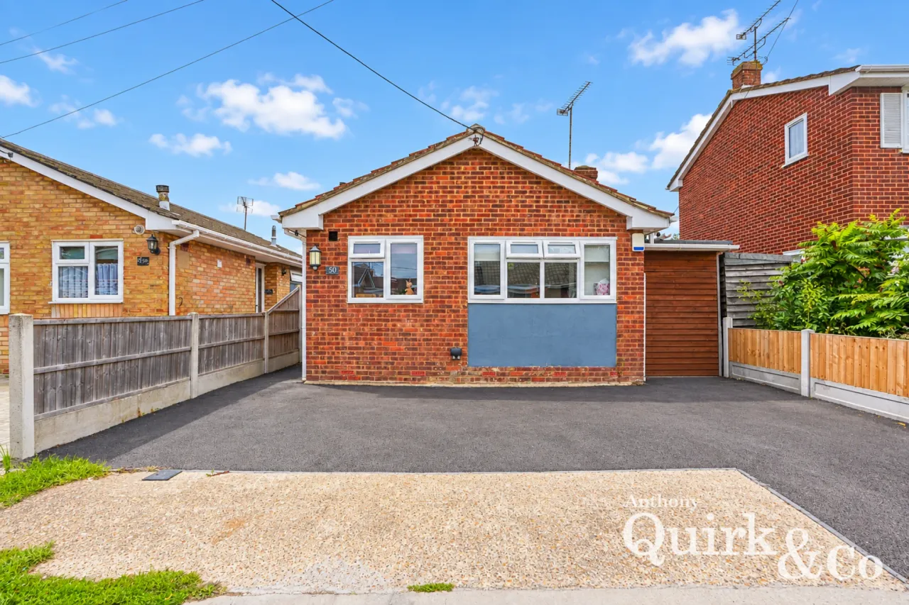 2 bed house for sale, Hellendoorn Road, Canvey Island, SS8