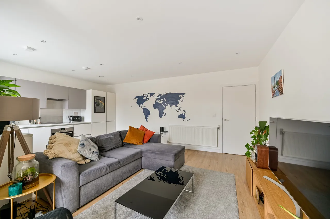 (60% Share) 12 Packham Mews, Pears Road, Hounslow, photo 5