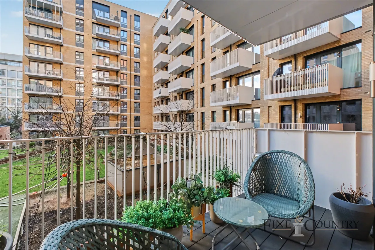 Lakeside Drive, photo 11