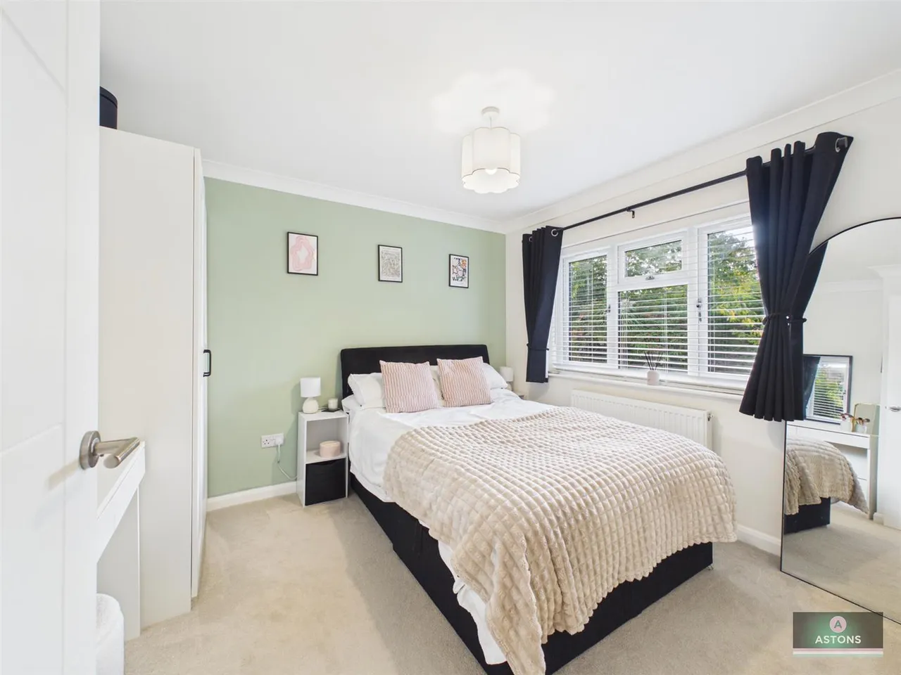 Heathfield, Pound Hill, photo 12