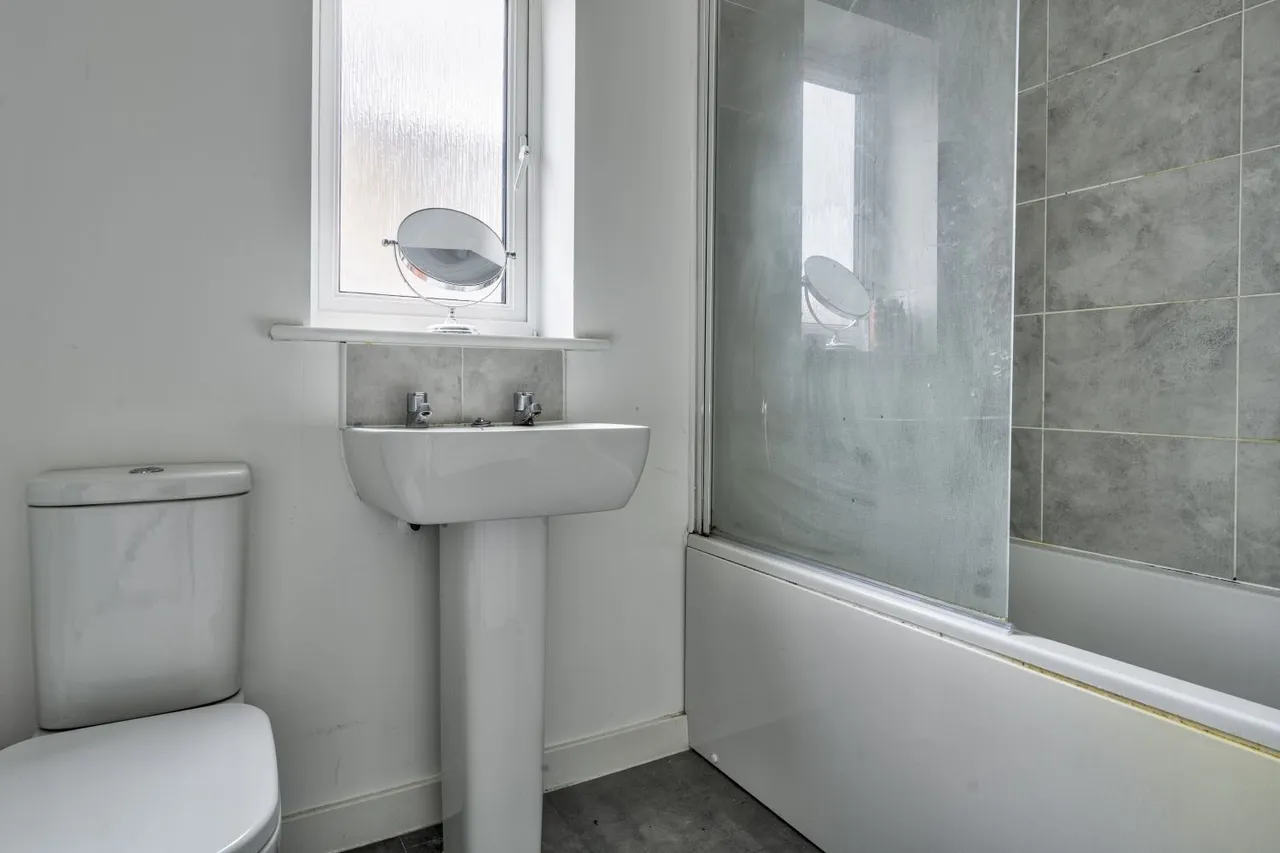 Clitchbury Close, Coate, SN3, photo 13
