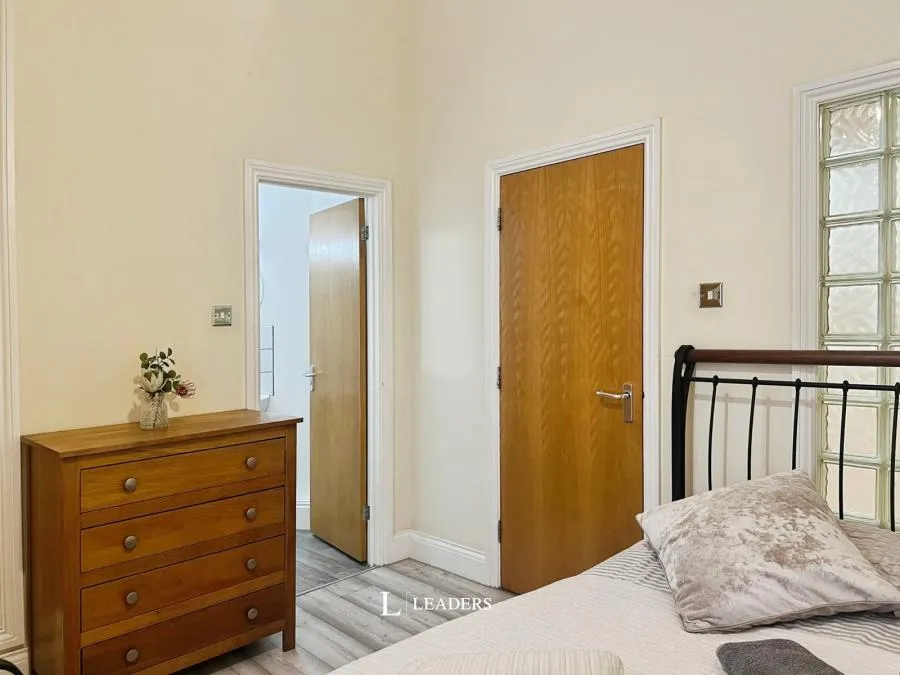 Hollowstone, Nottingham, NG1, photo 12