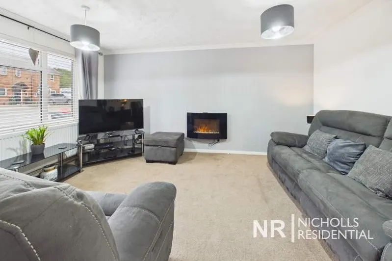 Jersey Road, Crawley, RH11, photo 2