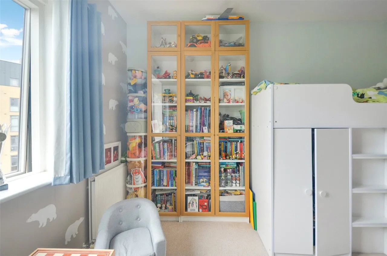 Lakeside Drive, Park Royal, NW10, photo 16