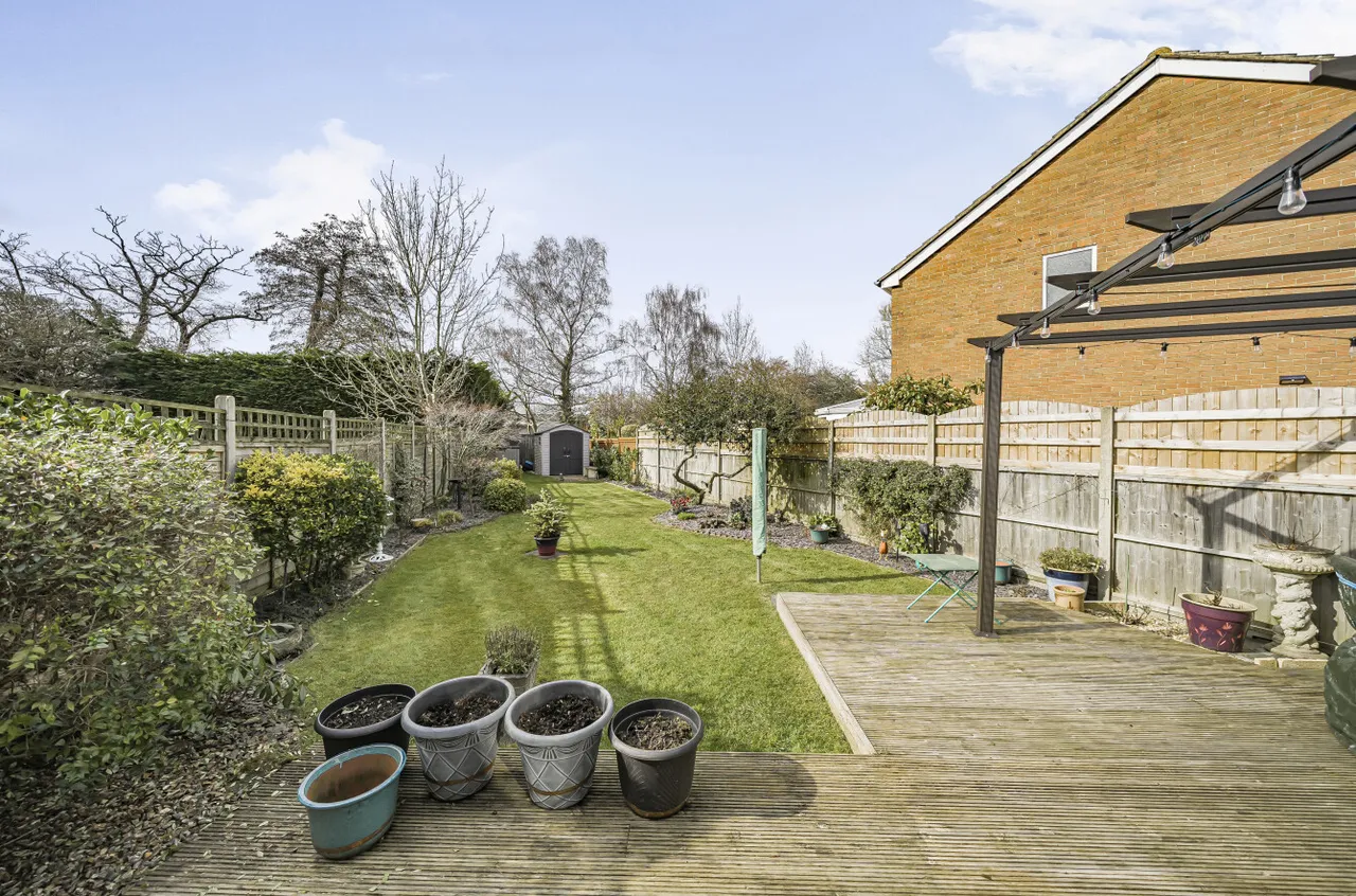 Highfield Path, Farnborough, Hampshire, GU14 0HN, photo 12