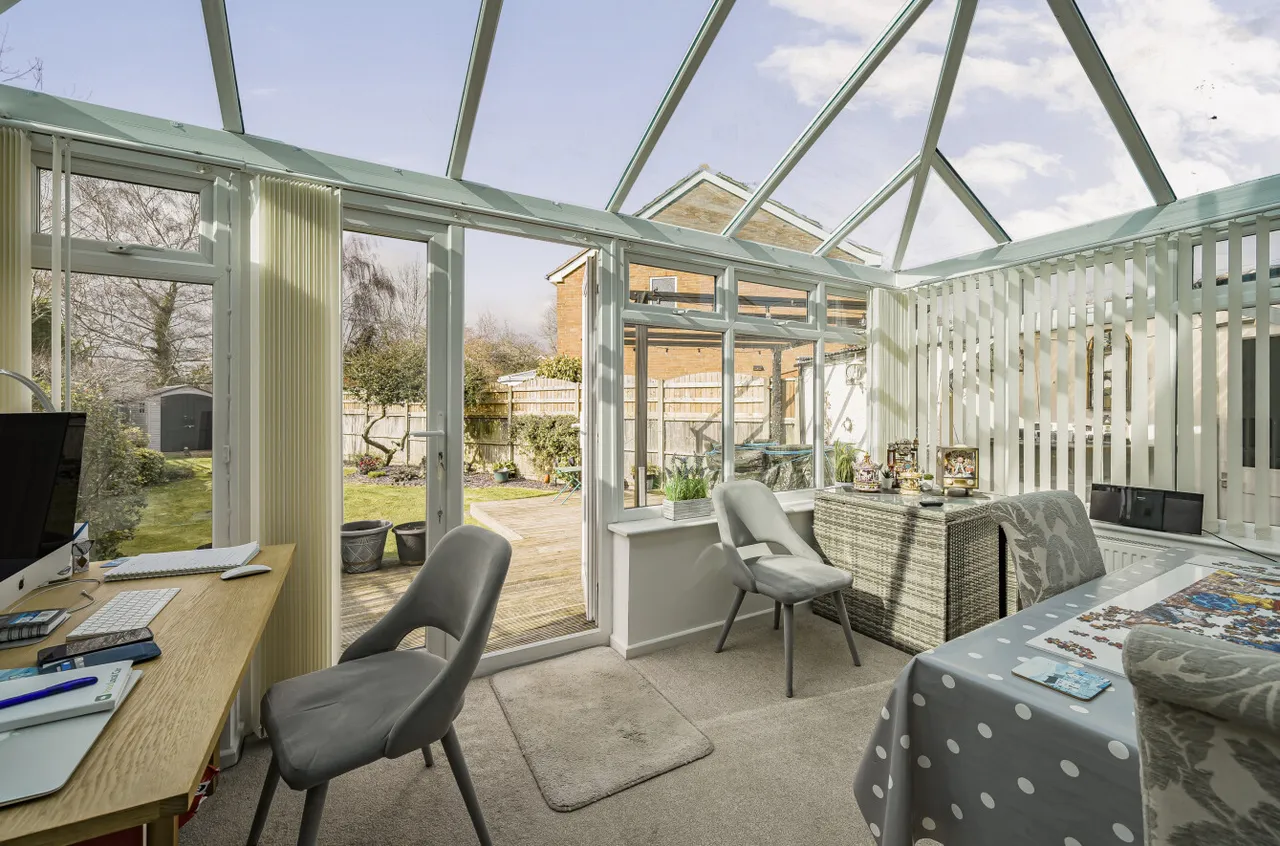 Highfield Path, Farnborough, Hampshire, GU14 0HN, photo 6