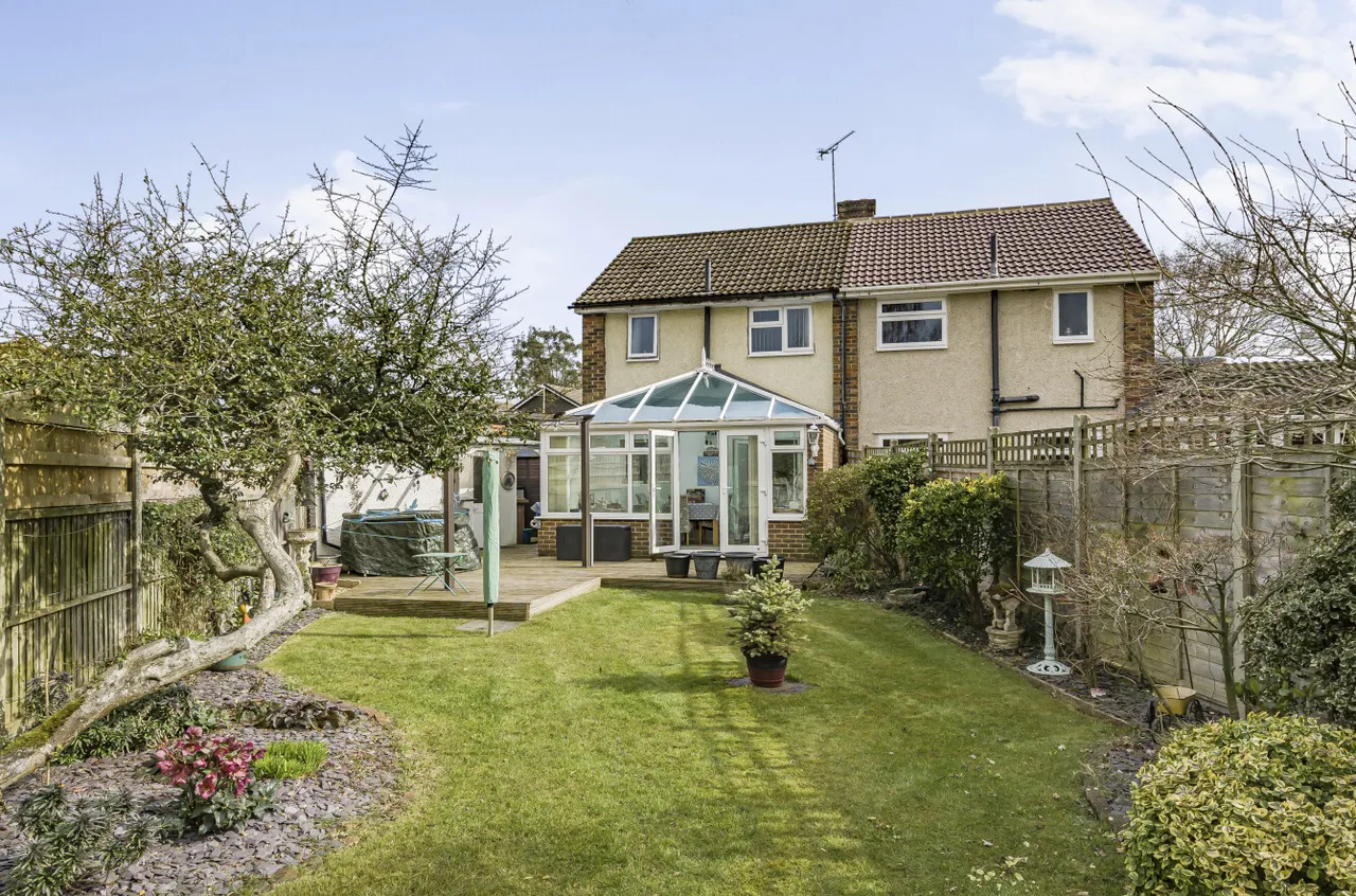 Highfield Path, Farnborough, Hampshire, GU14 0HN, photo 10