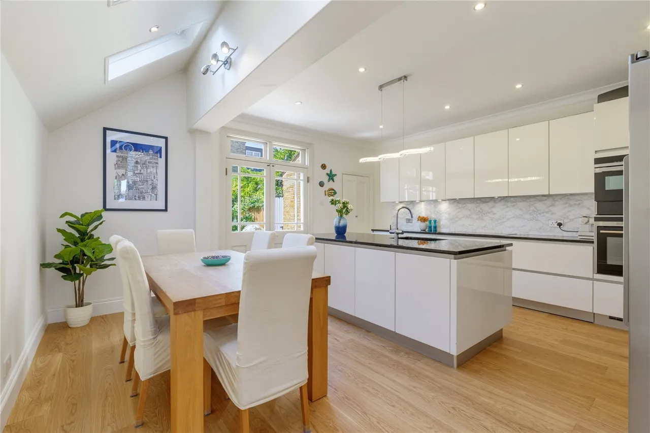Wroughton Road, Battersea, SW11, photo 2