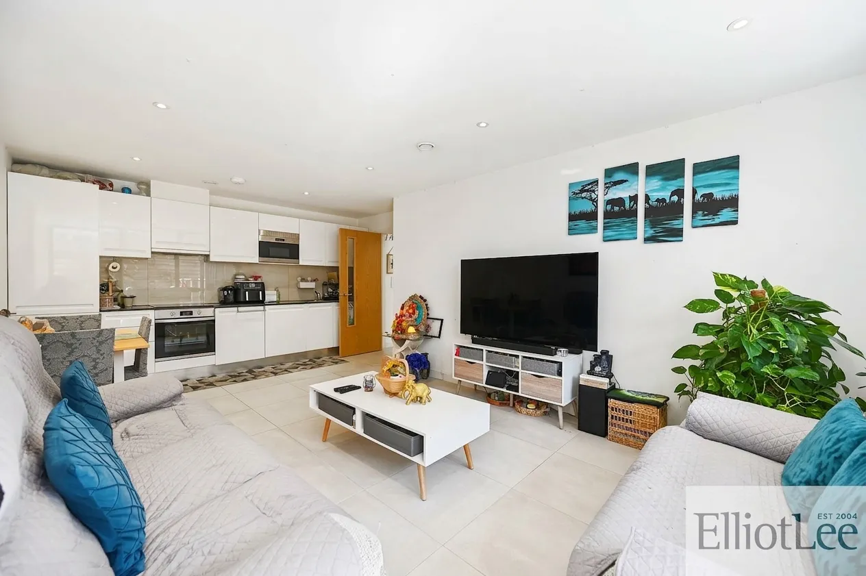 Alexandra Avenue, Emporium Court, HA2, photo 4