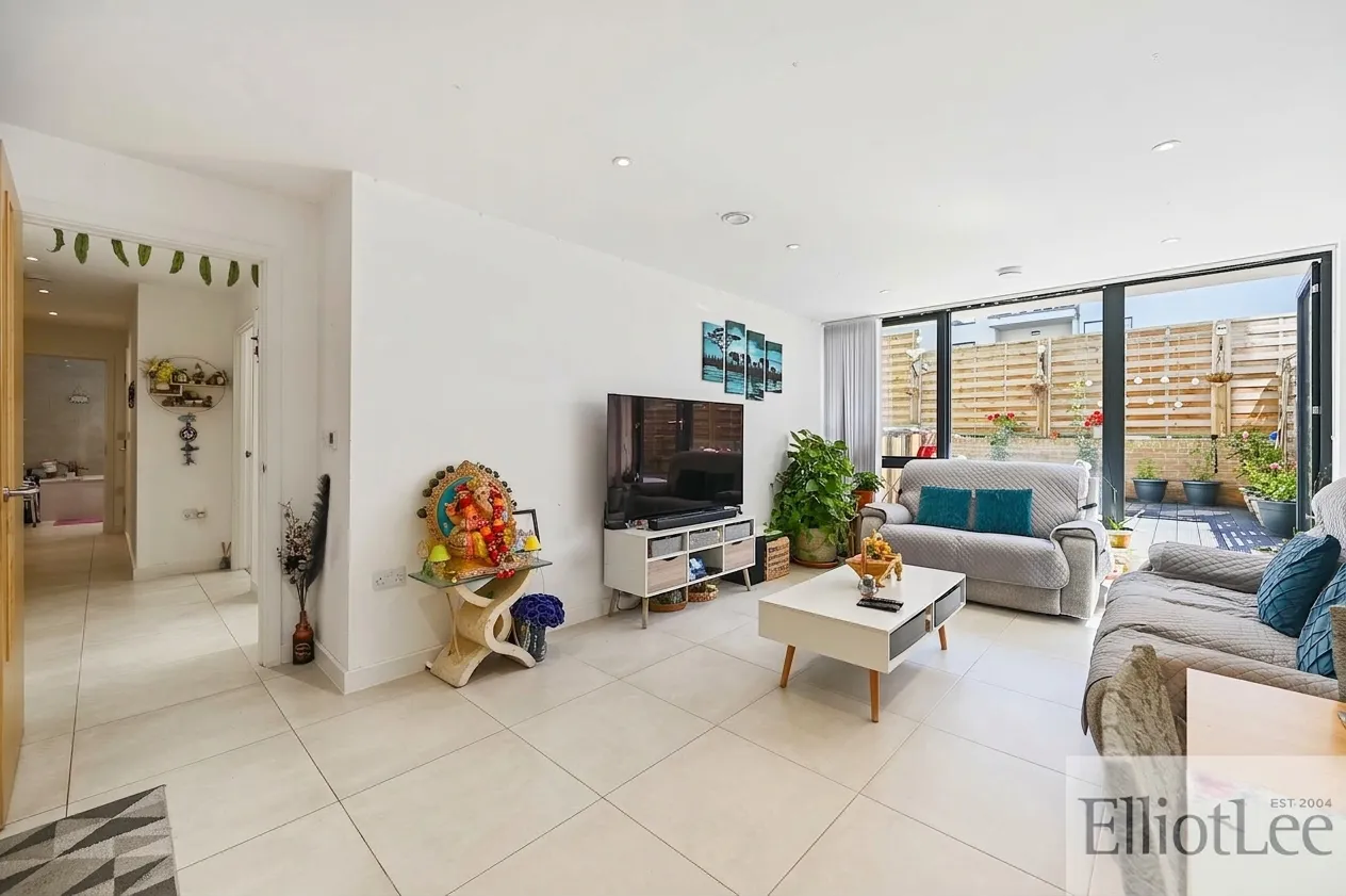 Alexandra Avenue, Emporium Court, HA2, photo 3