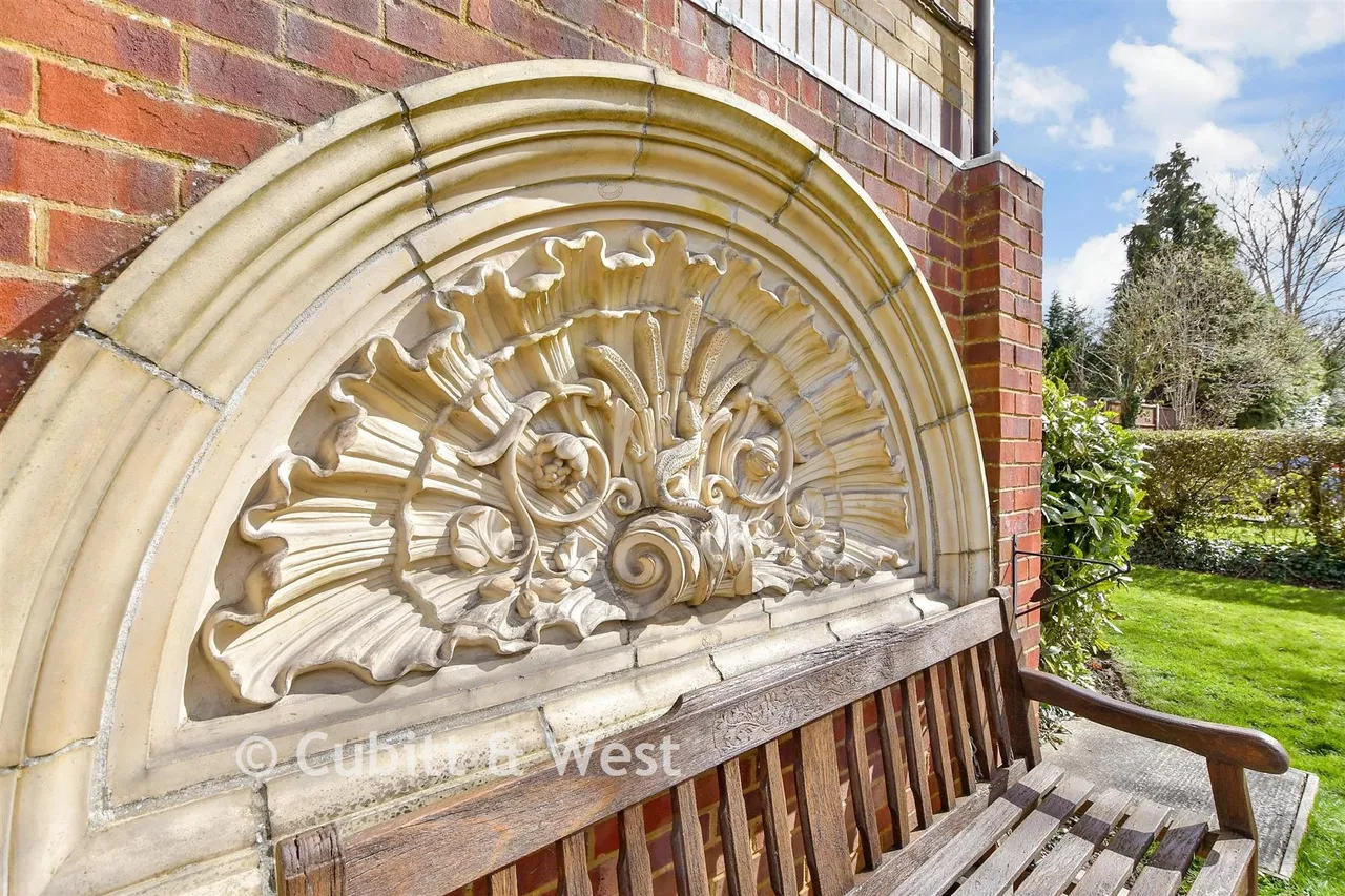 Epsom Road, Leatherhead, KT22, photo 9