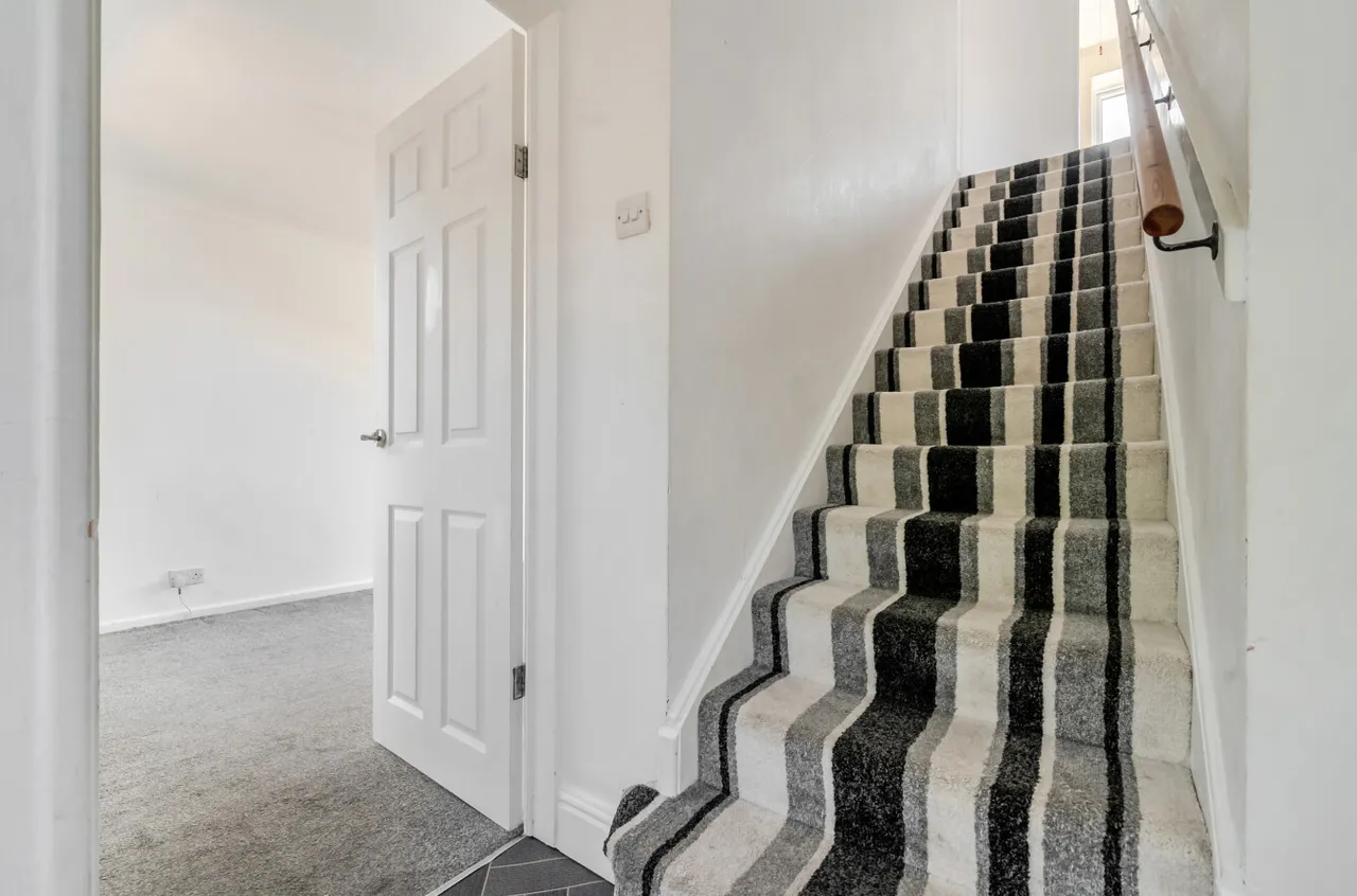 Cornwall Crescent, Rothwell, LS26, photo 21