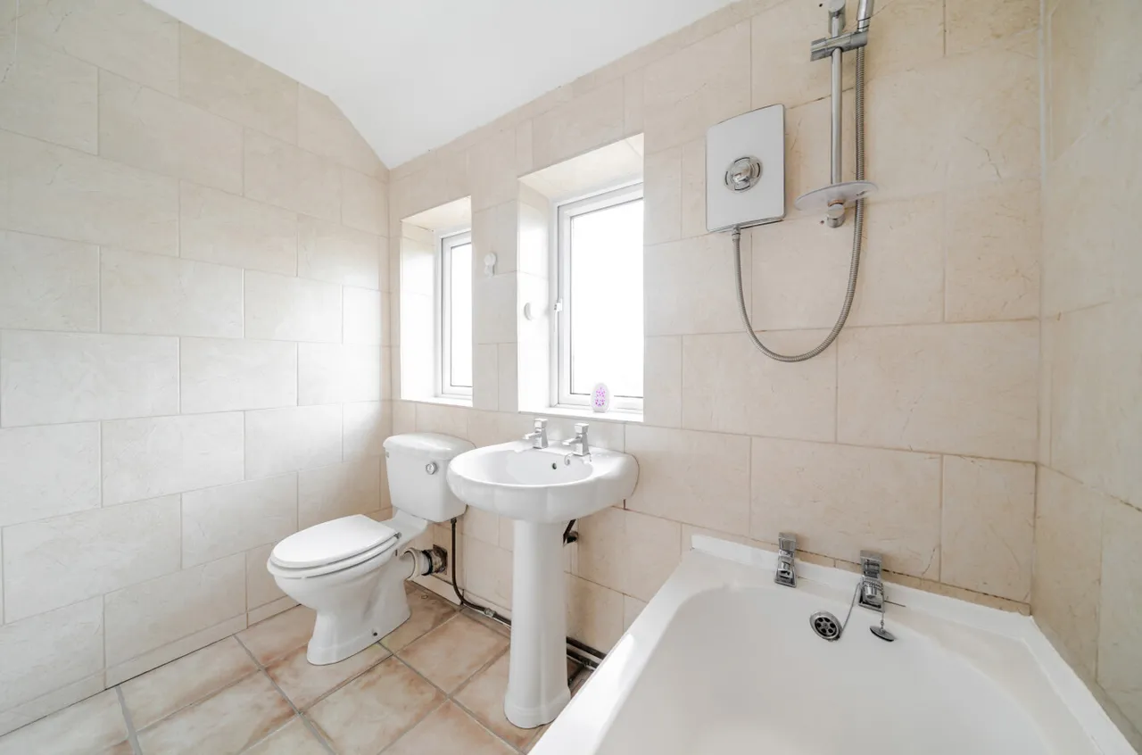 Cornwall Crescent, Rothwell, LS26, photo 7