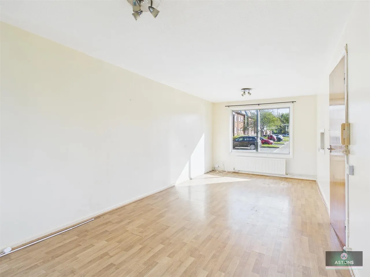 Britten Close, Bewbush, photo 2