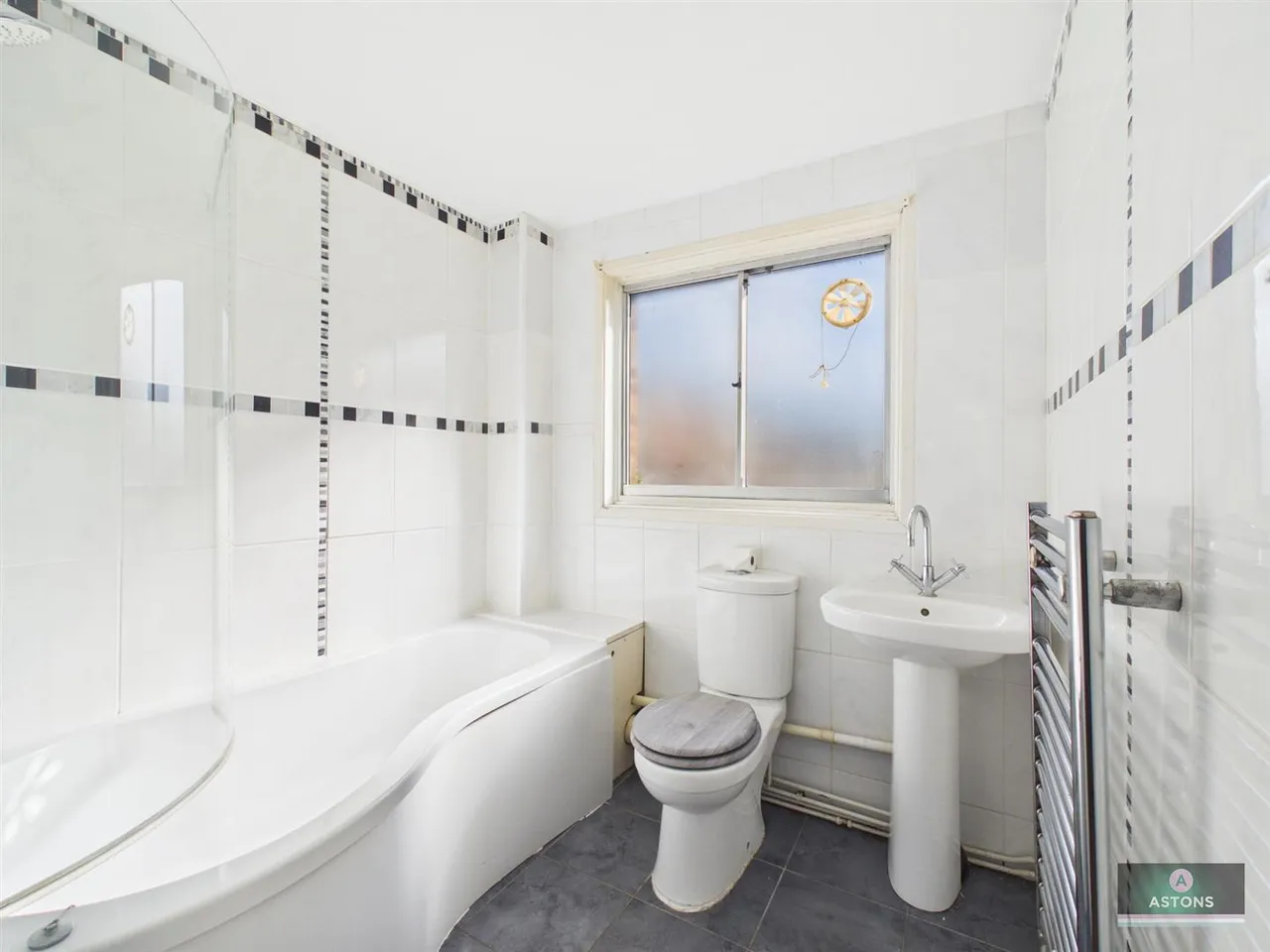 Britten Close, Bewbush, photo 7