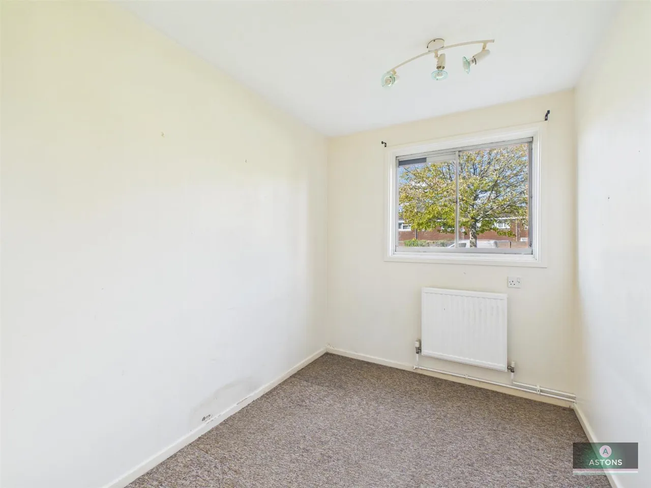 Britten Close, Bewbush, photo 6