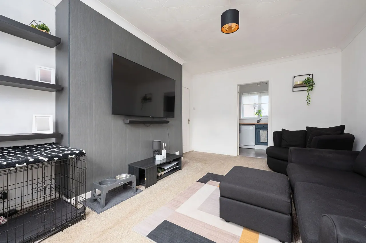 Auchenlodment Road, Johnstone, photo 4
