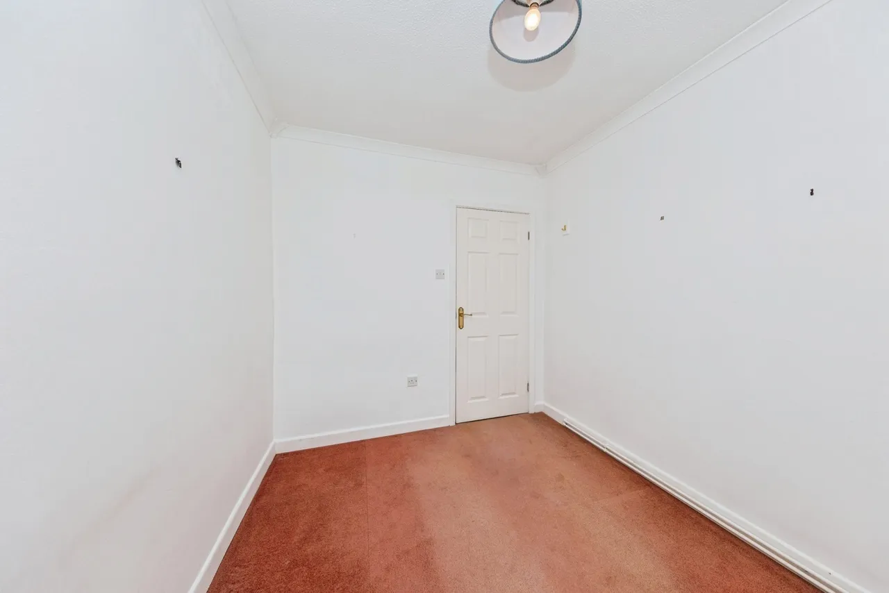 Heol Blaengwastod, Carmarthen, SA31, photo 18