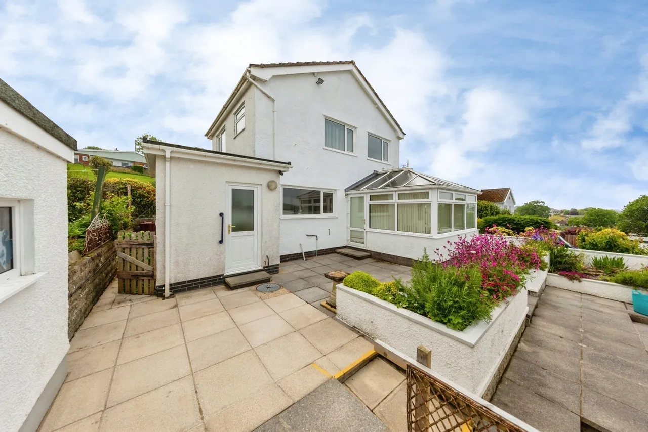 Heol Blaengwastod, Carmarthen, SA31, photo 13