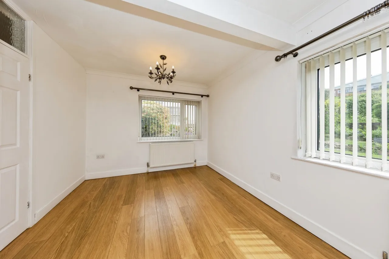 Heol Blaengwastod, Carmarthen, SA31, photo 8
