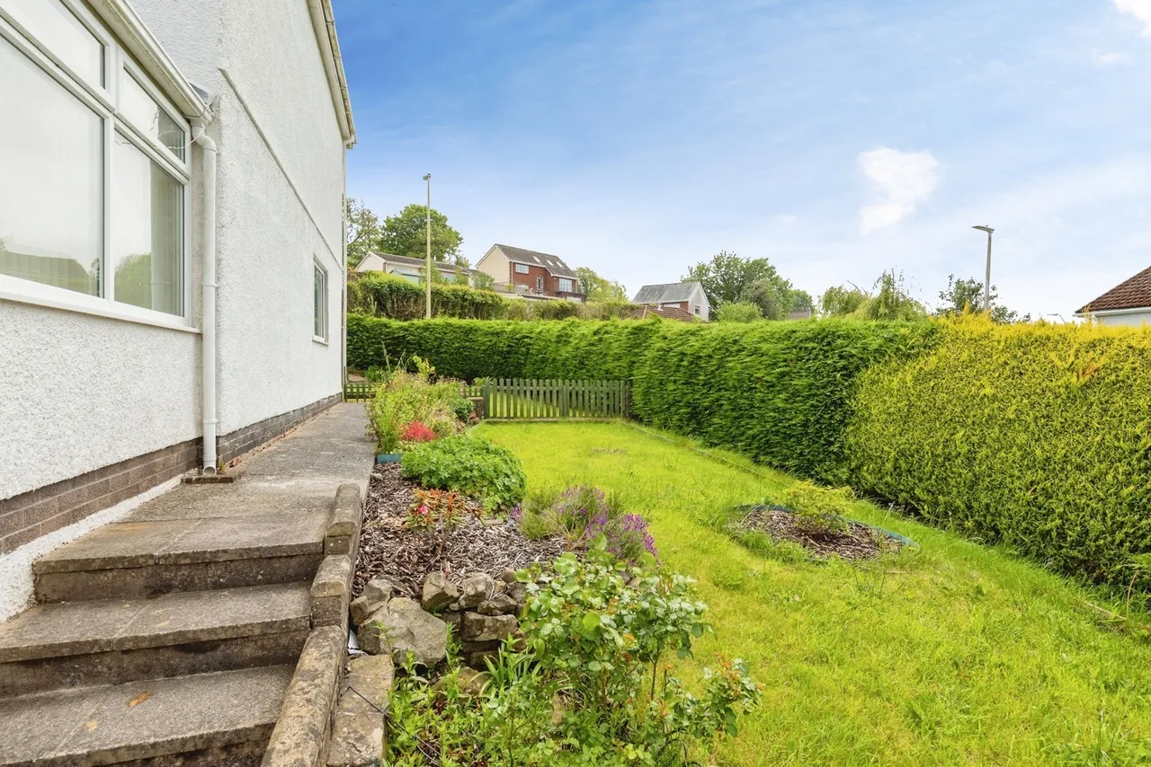 Heol Blaengwastod, Carmarthen, SA31, photo 28