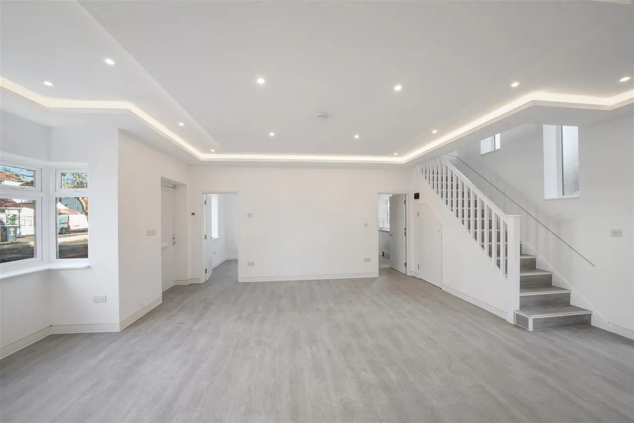 Hollycroft Avenue, Wembley, HA9, photo 6