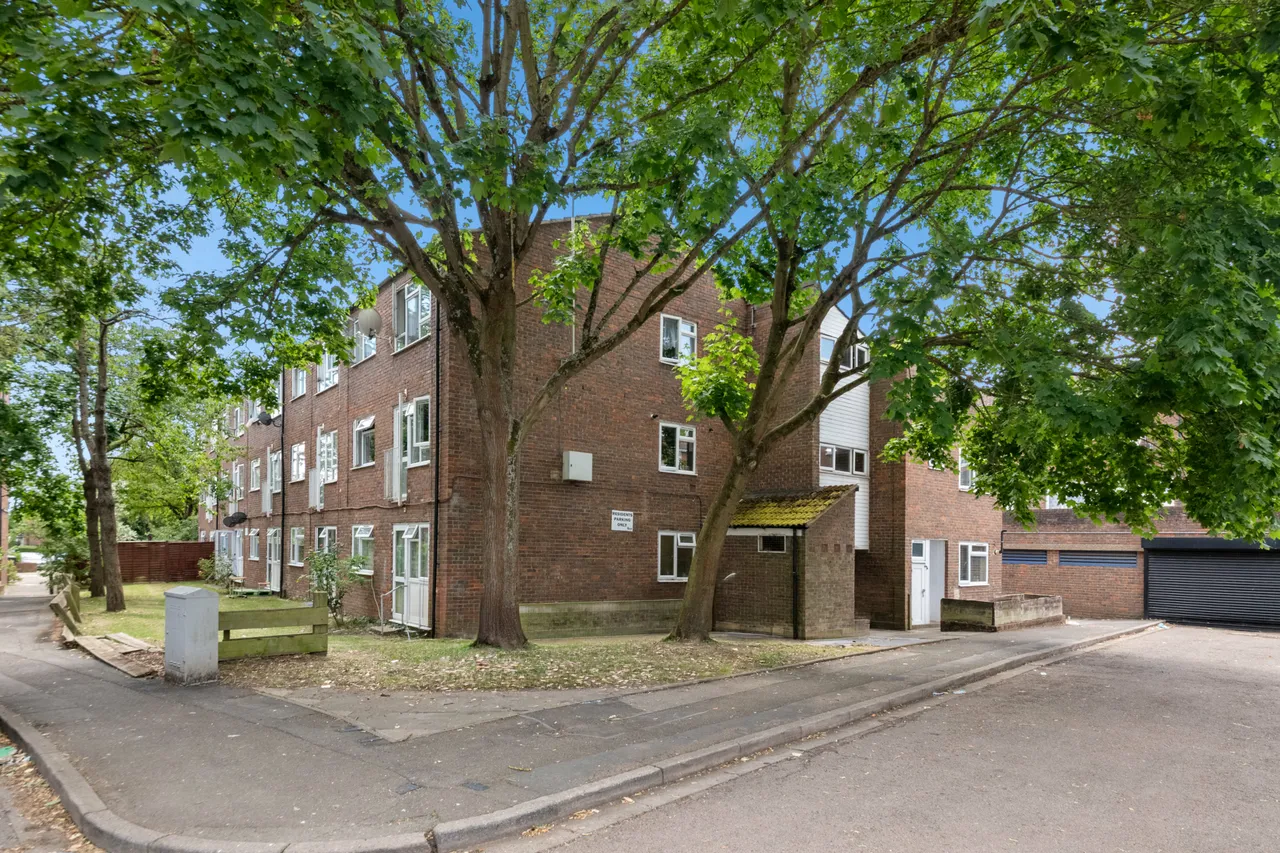 Stable Close, Northolt, UB5, photo 11