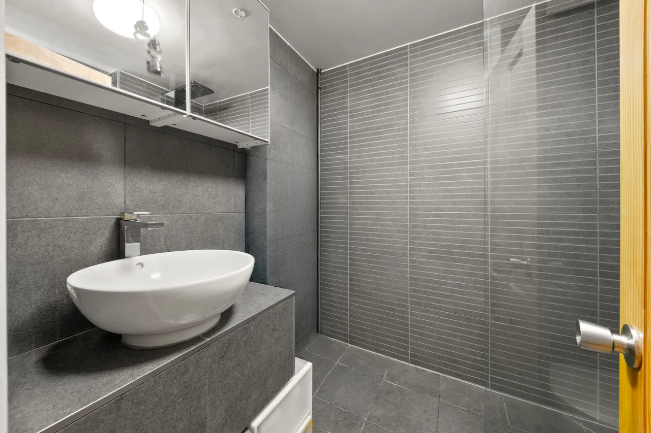 Stable Close, Northolt, UB5, photo 12