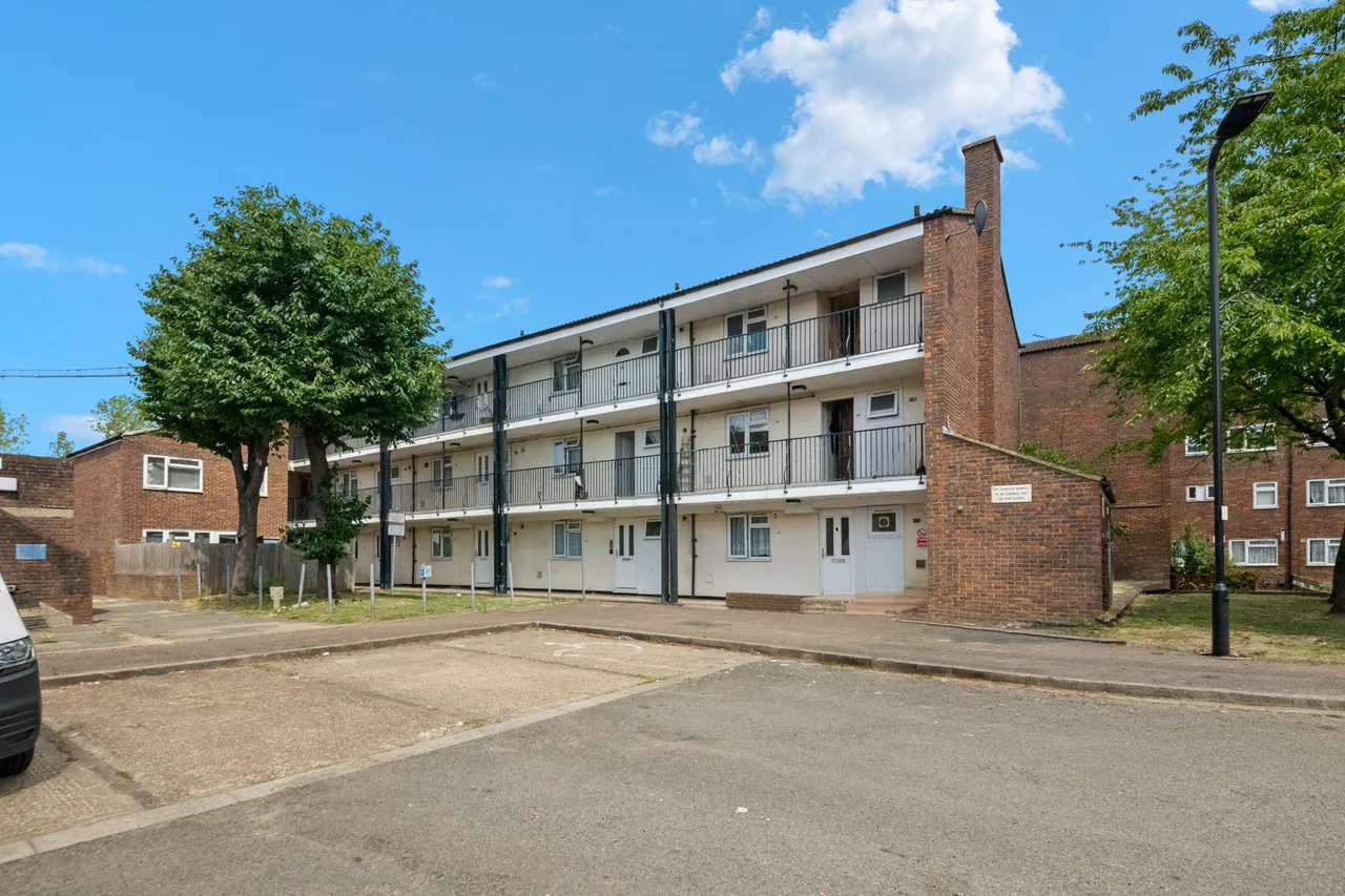 1 bed flat for sale, Stable Close, Northolt, UB5