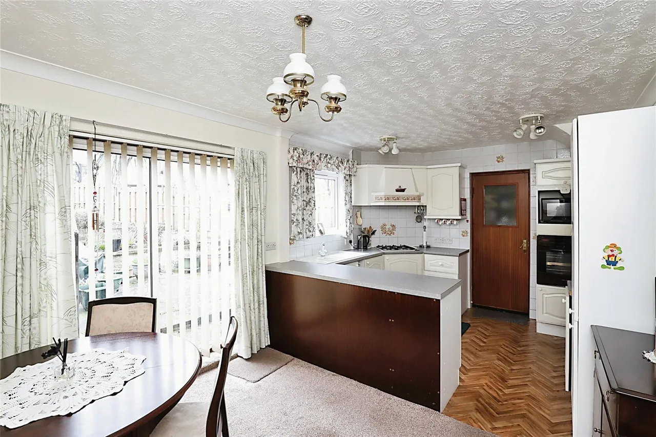 Richmond Park Crescent, Sheffield, South Yorkshire, S13, photo 2