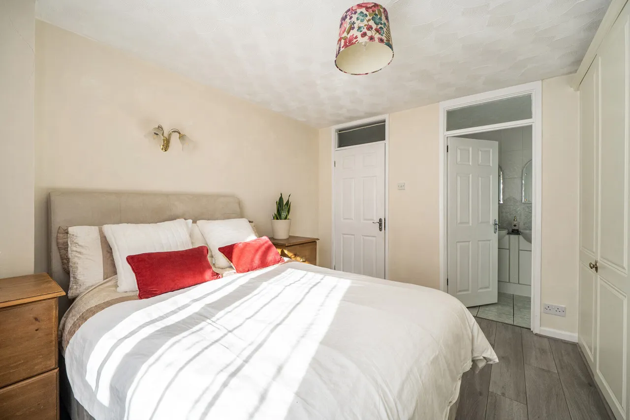 Oatlands Road, Shinfield, RG2, photo 16