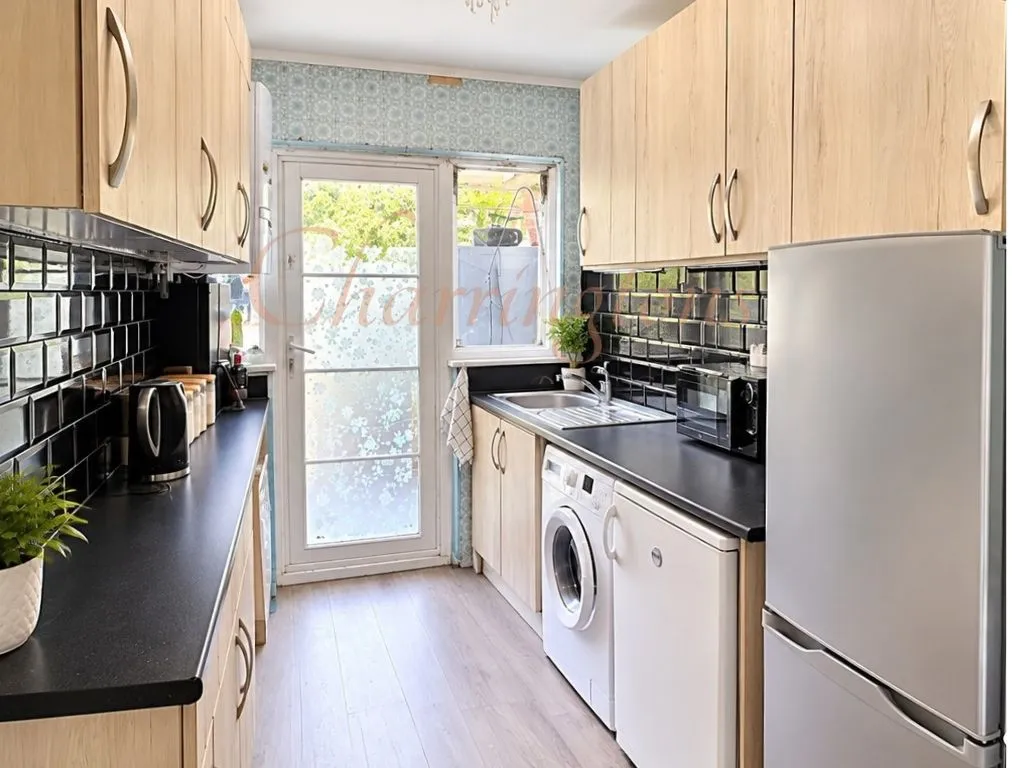 Spacious Four Bedroom Family Home in, photo 4