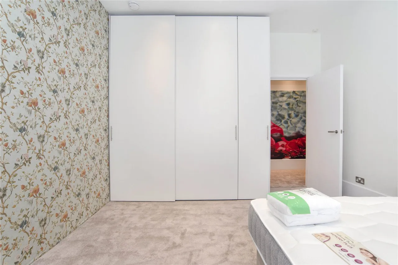 Bedford Avenue, London, WC1B, photo 16