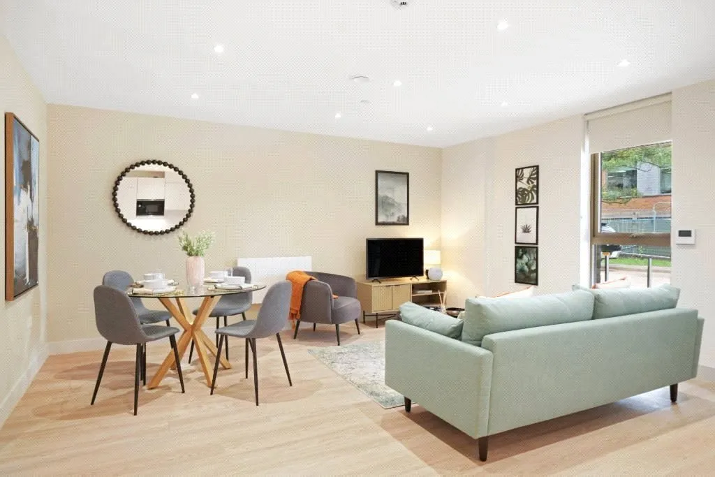 Randalls Way, Leatherhead, Surrey, KT22, photo 27