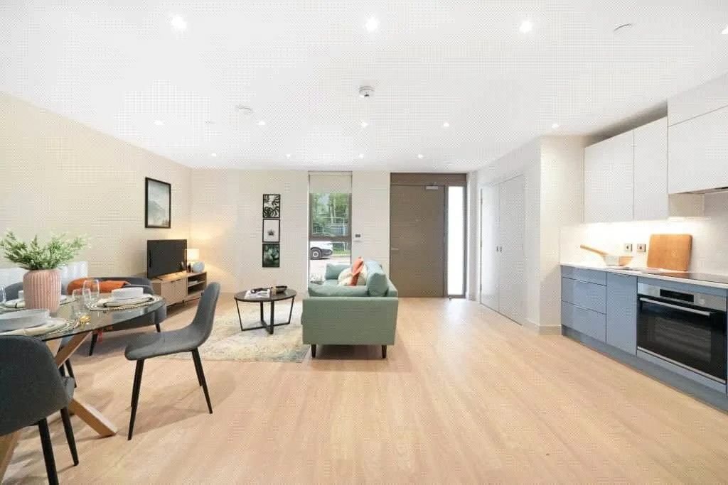 Randalls Way, Leatherhead, Surrey, KT22, photo 28