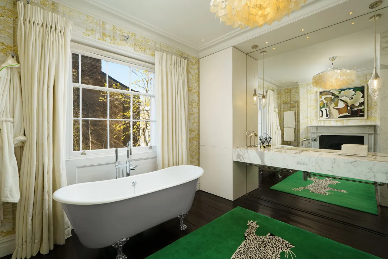 Chalcot Square, Primrose Hill, London, NW1 8YB, photo 13