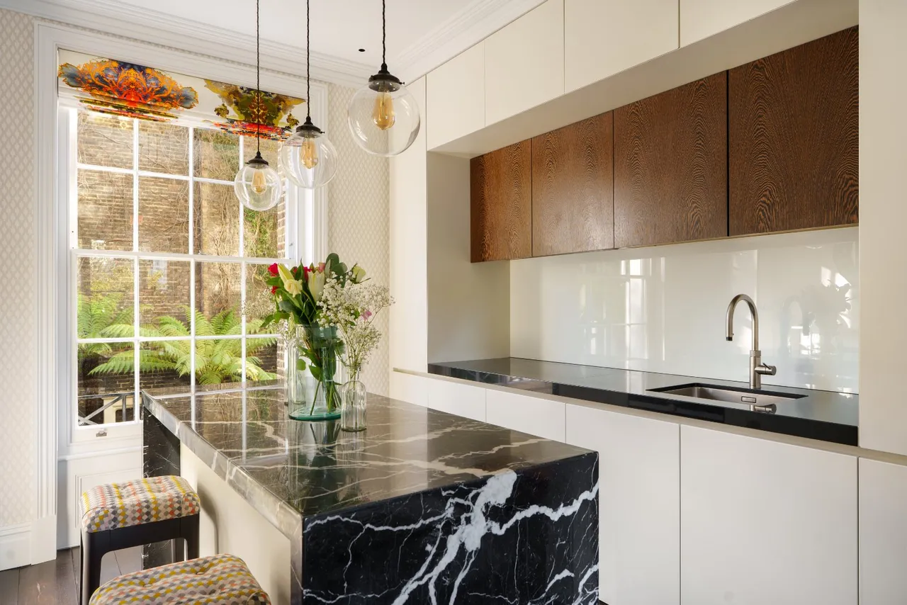 Chalcot Square, Primrose Hill, London, NW1 8YB, photo 2