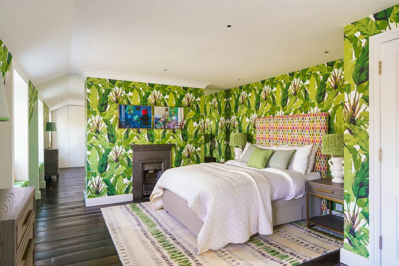 Chalcot Square, Primrose Hill, London, NW1 8YB, photo 15