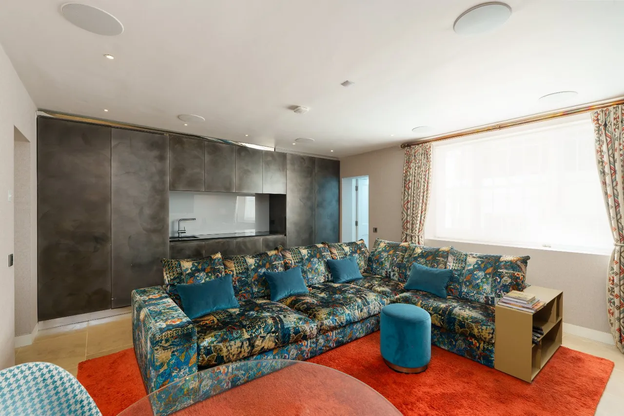 Chalcot Square, Primrose Hill, London, NW1 8YB, photo 10