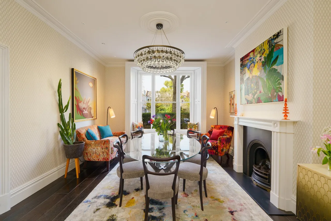 Chalcot Square, Primrose Hill, London, NW1 8YB, photo 3