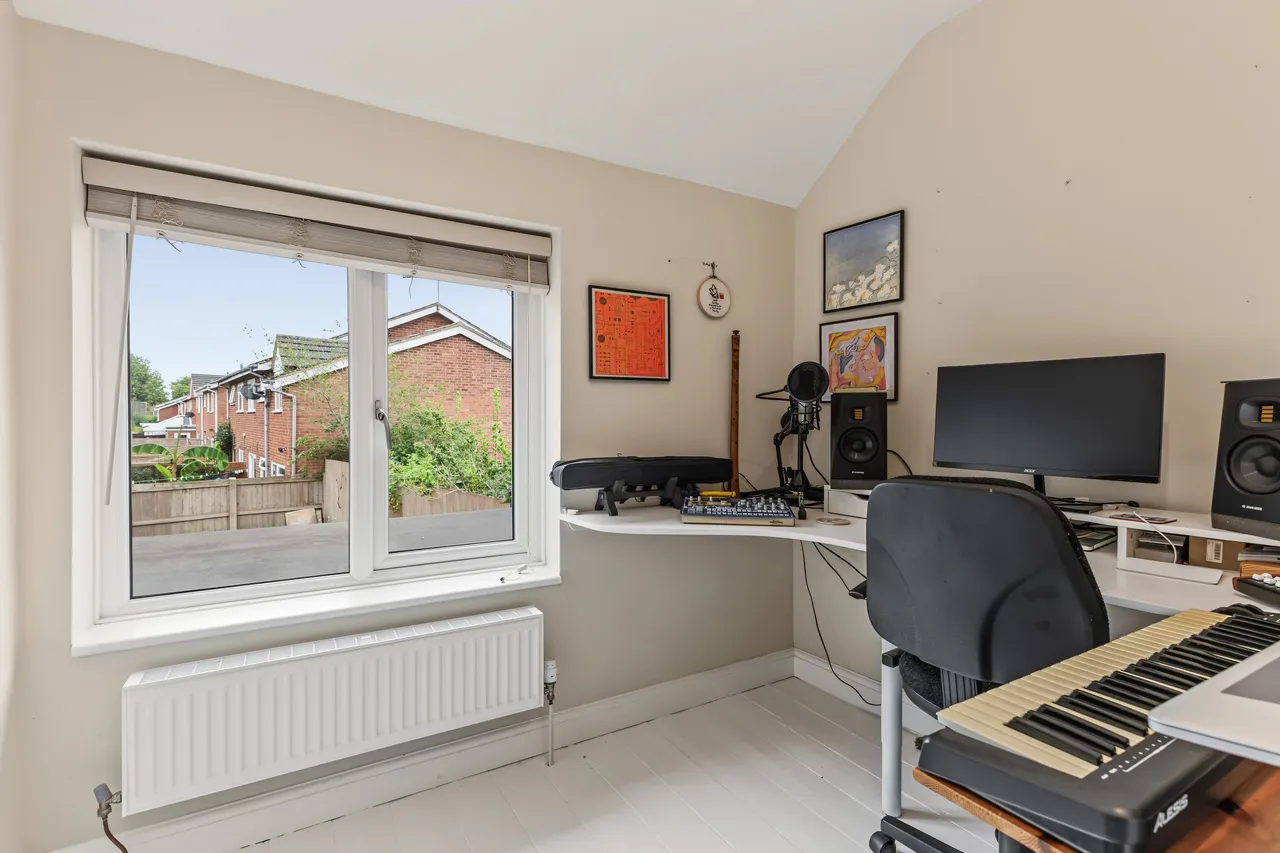 Hughes Lane, Harvington, WR11, photo 10